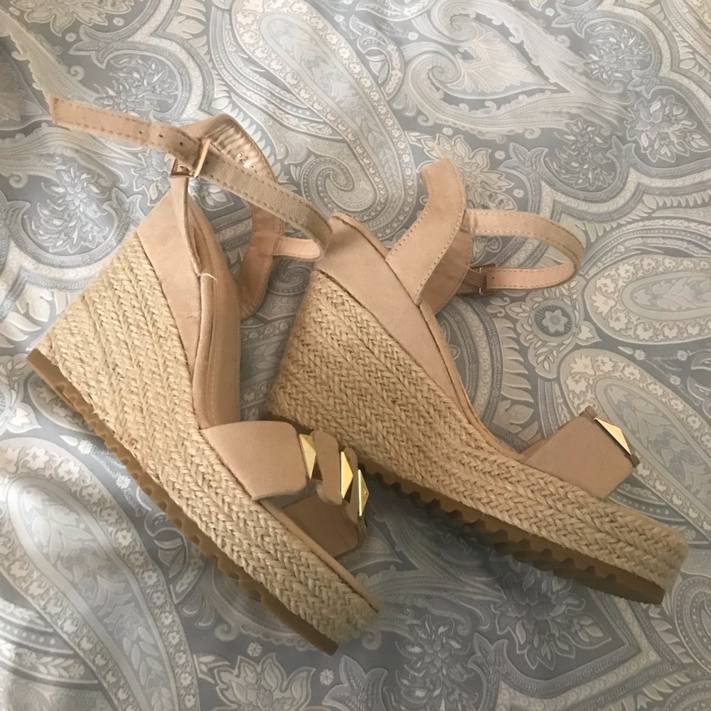 Sandals - Picture 3 of 4